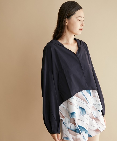 NERGY（ナージー）の「【Speedo】UV&水陸両用 リラックスパフスリーブフーディー（ラッシュガード・レディース・ブラック/ブラウン系その他3・M）」の2枚目の写真