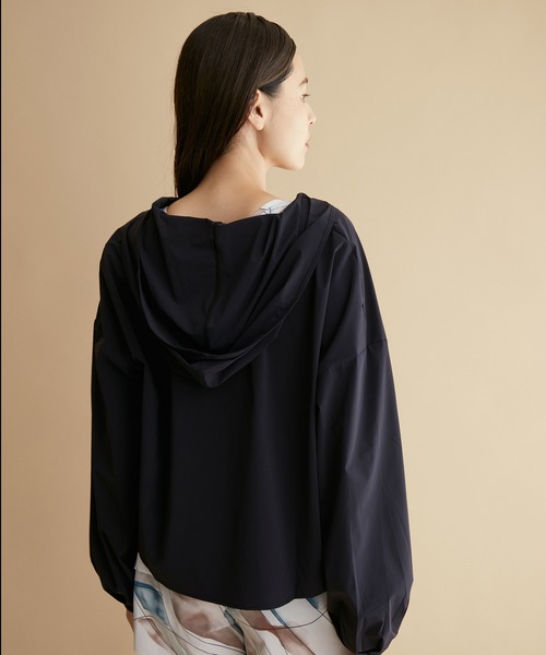 NERGY（ナージー）の「【Speedo】UV&水陸両用 リラックスパフスリーブフーディー（ラッシュガード・レディース・ブラック/ブラウン系その他3・M）」の11枚目の写真