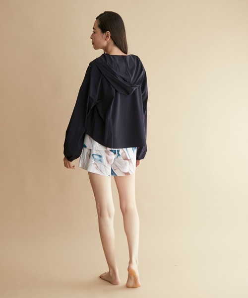 NERGY（ナージー）の「【Speedo】UV&水陸両用 リラックスパフスリーブフーディー（ラッシュガード・レディース・ブラック/ブラウン系その他3・M）」の4枚目の写真