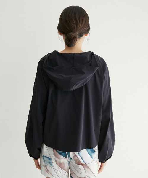 NERGY（ナージー）の「【Speedo】UV&水陸両用 リラックスパフスリーブフーディー（ラッシュガード・レディース・ブラック/ブラウン系その他3・M）」の7枚目の写真