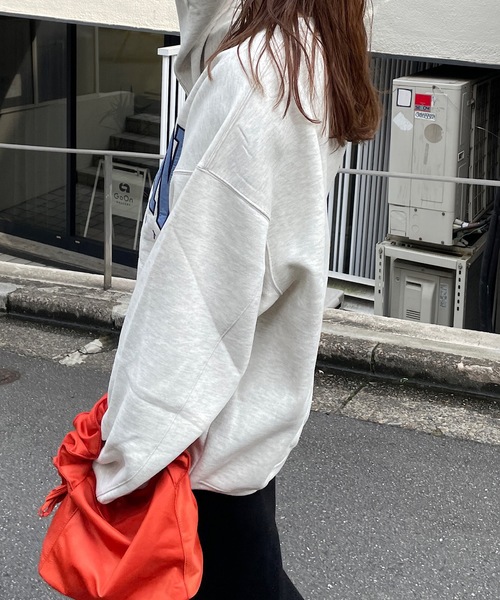 DISCOAT（ディスコート）の「【WEB限定】刺繍ロゴカレッジスウェット（スウェット・レディース・ブラック/ネイビー/ライトベージュ・FREE）」の15枚目の写真