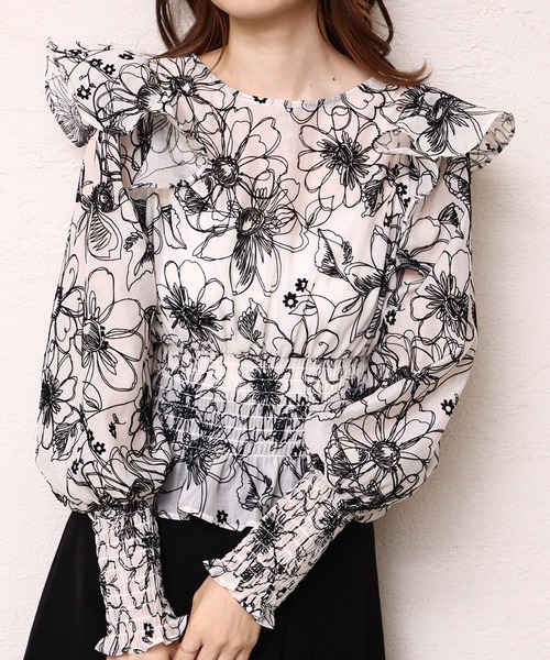 one after another NICE CLAUP（ワンアフターアナザーナイスクラップ）の「1枚で華やかな存在感。前後2wayブラウス（シャツ/ブラウス・レディース・アイボリー/ホワイト系その他/ブルー・FREE）」の2枚目の写真