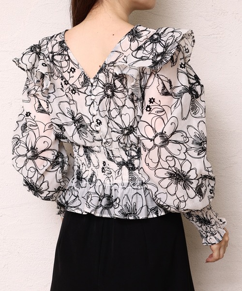 one after another NICE CLAUP（ワンアフターアナザーナイスクラップ）の「1枚で華やかな存在感。前後2wayブラウス（シャツ/ブラウス・レディース・アイボリー/ホワイト系その他/ブルー・FREE）」の9枚目の写真