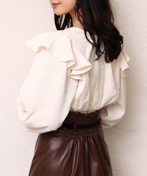 one after another NICE CLAUP（ワンアフターアナザーナイスクラップ）の「1枚で華やかな存在感。前後2wayブラウス（シャツ/ブラウス・レディース・アイボリー/ホワイト系その他/ブルー・FREE）」の13枚目の写真