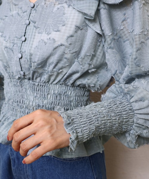 one after another NICE CLAUP（ワンアフターアナザーナイスクラップ）の「1枚で華やかな存在感。前後2wayブラウス（シャツ/ブラウス・レディース・アイボリー/ホワイト系その他/ブルー・FREE）」の18枚目の写真