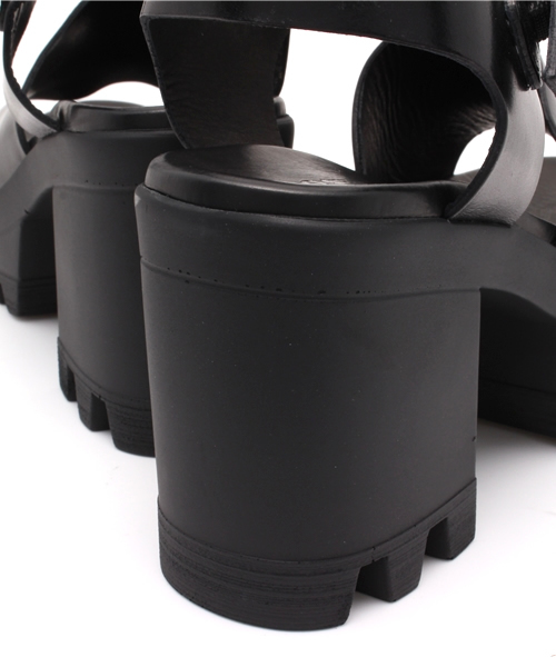 ROSE BUD(ローズバッド)の「13-117-104/VACCH PLATFORM SANDAL(サンダル・レディース・ブラック・36/35/38/39/37)」の7枚目の写真