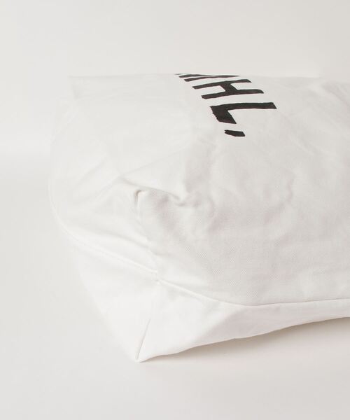 MHL.(エムエイチエル)の「HEAVY COTTON CANVAS(トートバッグ・レディース・ブラック/ホワイト・FREE)」の4枚目の写真