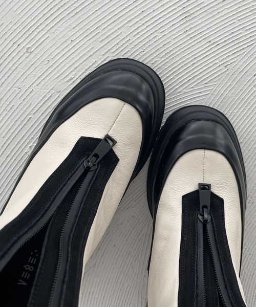 VEGE（ベジ）の「VEGE Center Zip Engineer（ブーツ・レディース・ホワイト/ブラック/カーキ・23.5/24/23）」の4枚目の写真