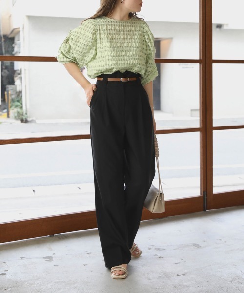 Bab（バブ）の「【S/M/Lサイズ展開】ハイウエストベルト付センタープレスパンツ（スラックス・レディース・グレイッシュベージュ/ブラック・M/L/S）」の15枚目の写真