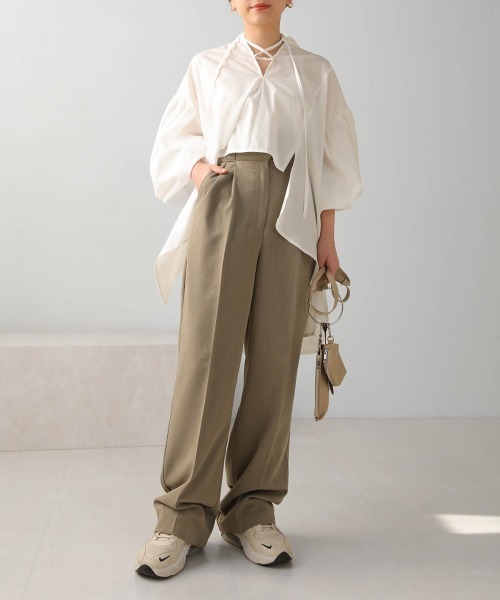 Bab（バブ）の「【S/M/Lサイズ展開】ハイウエストベルト付センタープレスパンツ（スラックス・レディース・グレイッシュベージュ/ブラック・M/L/S）」の7枚目の写真