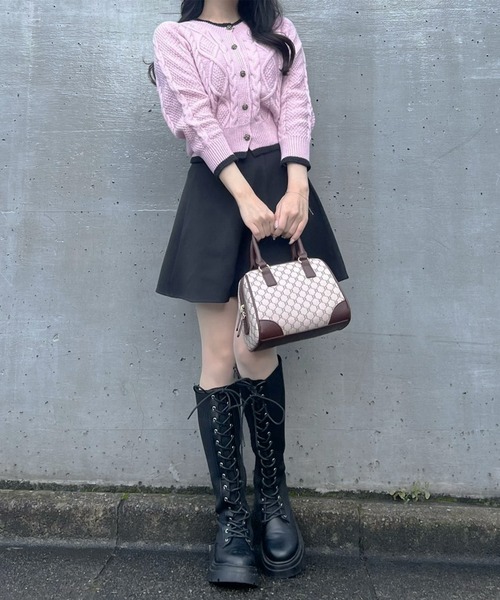 titty＆Co. PETIT by poyo（ティティーアンドコープティバイポヨ）の「【titty&Co.PETIT by poyo】バイカラーケーブルニットカーディガン（カーディガン/ボレロ・レディース・ピンク/ホワイト・FREE）」の3枚目の写真