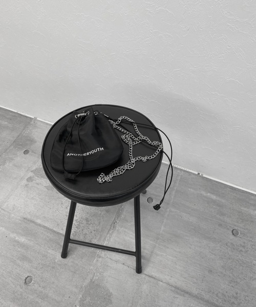 LVEU.（ラブユ.）の「【LVEU.】チェーンショルダーミニ巾着バッグ / バッグ 鞄 BAG ミニ ショルダー 巾着 チェーン ブラック（ショルダーバッグ・レディース・ブラック・FREE）」の12枚目の写真