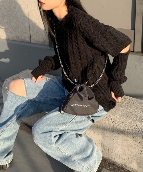 LVEU.（ラブユ.）の「【LVEU.】チェーンショルダーミニ巾着バッグ / バッグ 鞄 BAG ミニ ショルダー 巾着 チェーン ブラック（ショルダーバッグ・レディース・ブラック・FREE）」の13枚目の写真