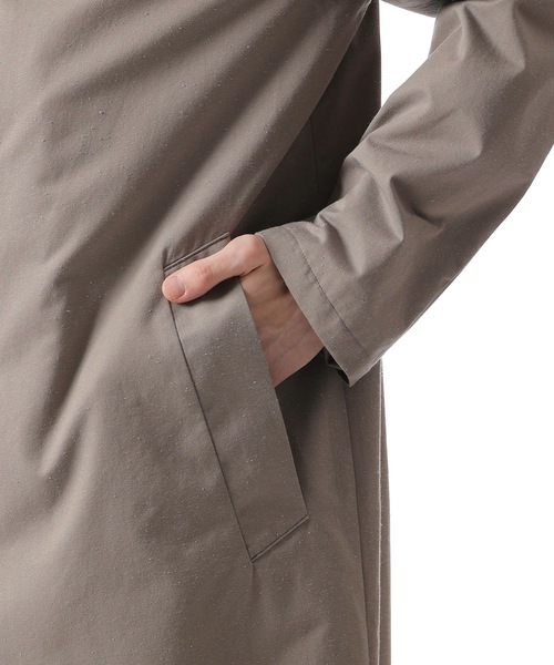 ATTACHMENT（アタッチメント）の「CO/LI/SI ギャバジン バルマカーンコート / CO/LI/SI GABARDINE BALMACAAN COAT（ステンカラーコート・メンズ・ブラック/ベージュ・2/1/3）」の6枚目の写真