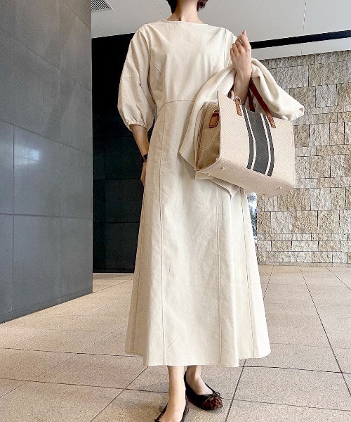 Meli rich（メリーリッチ）の「リネンライクバックケープワンピース（ワンピース・レディース・ブラック/アイボリー/ベージュ・FREE）」の2枚目の写真