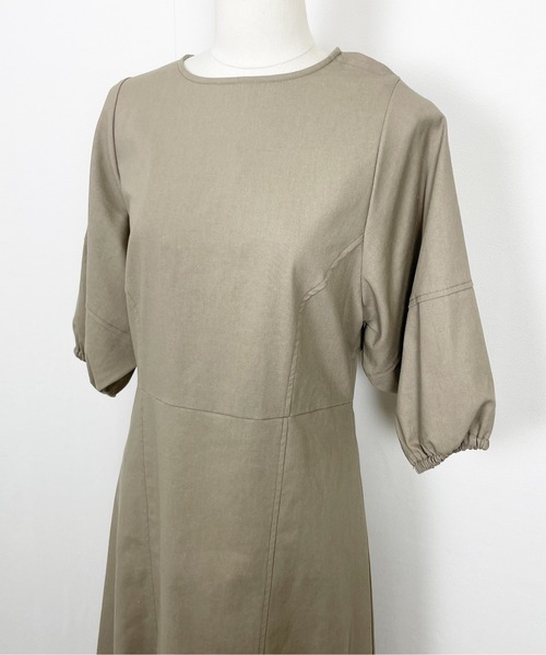 Meli rich（メリーリッチ）の「リネンライクバックケープワンピース（ワンピース・レディース・ブラック/アイボリー/ベージュ・FREE）」の4枚目の写真