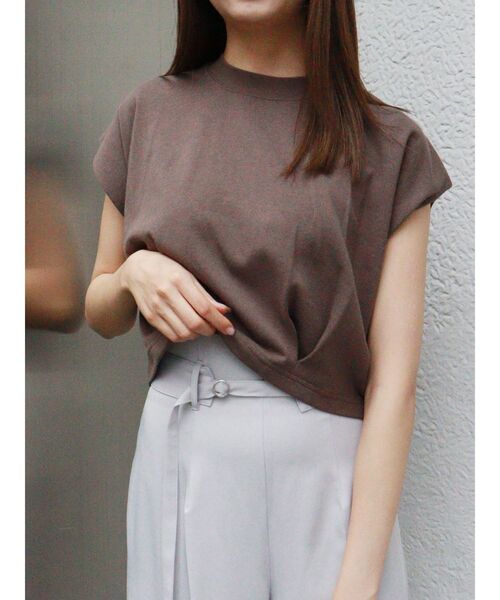 MURUA（ムルーア）の「ヘムタックタンクトップ（Tシャツ/カットソー・レディース・ブラック/ホワイト/ダークグリーン/モカ・FREE）」の4枚目の写真