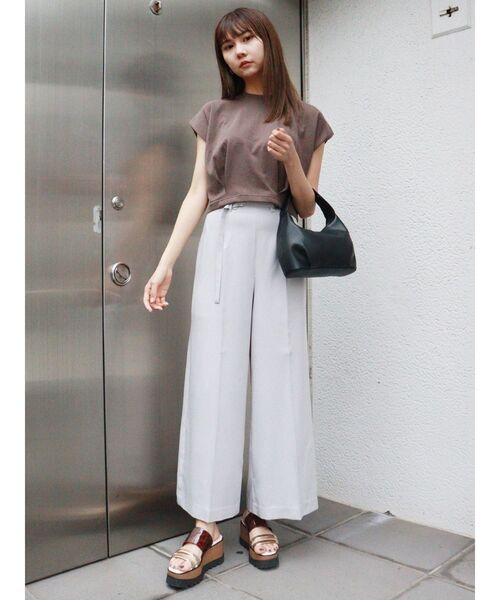 MURUA（ムルーア）の「ヘムタックタンクトップ（Tシャツ/カットソー・レディース・ブラック/ホワイト/ダークグリーン/モカ・FREE）」の16枚目の写真