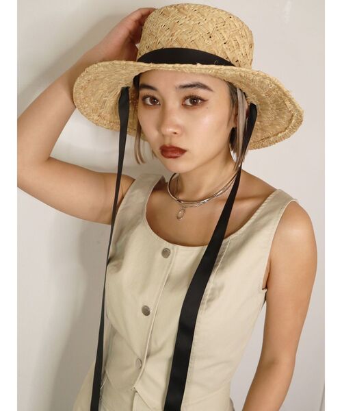 EMODA(エモダ)の「タイストラップワイドハット(ハット・レディース・ブラック/ベージュ・FREE)」の2枚目の写真