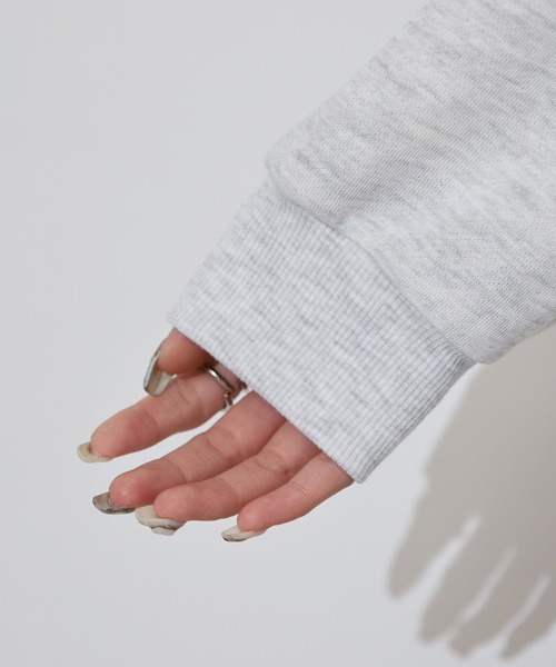 spiritoso(スピリトーゾ)の「spiritoso カップル刺繍トレーナー(スウェット・レディース・オフホワイト/ホワイト系その他/ピンク/ホワイト系その他2/杢グレー・F)」の7枚目の写真