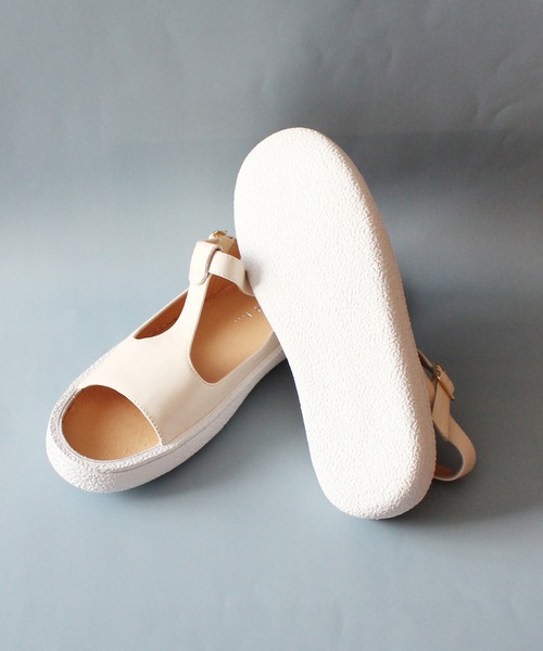 MOHI（モヒ）の「MOHI / 8029-1 / Tストラップサンダル（サンダル