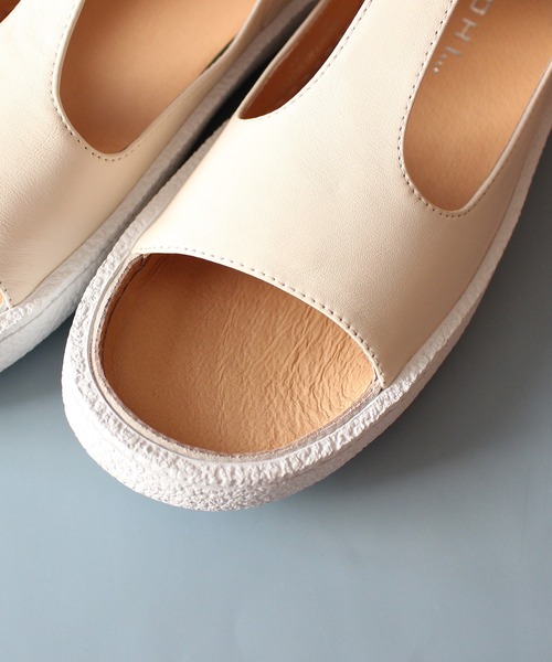 MOHI（モヒ）の「MOHI / 8029-1 / Tストラップサンダル（サンダル・レディース・アイボリー/ブラック・39/38/36/37）」の4枚目の写真