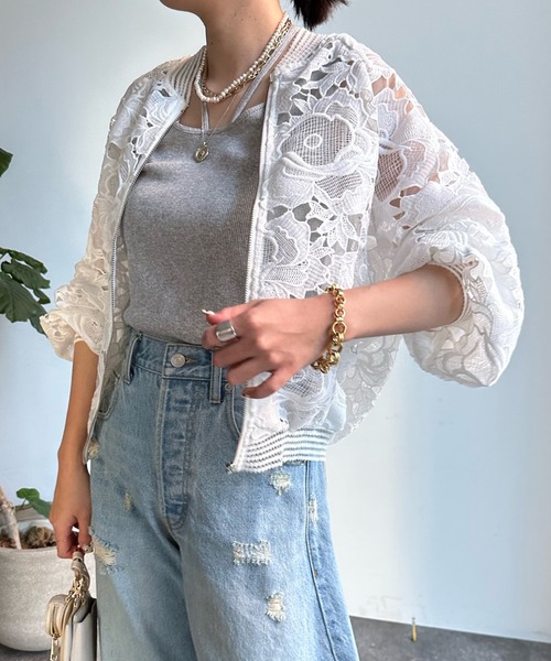 DouDou（ドゥドゥ）の「【WEB限定】フラワーレースシアーブルゾン（ブルゾン・レディース・オフホワイト/ブラック・FREE）」の2枚目の写真