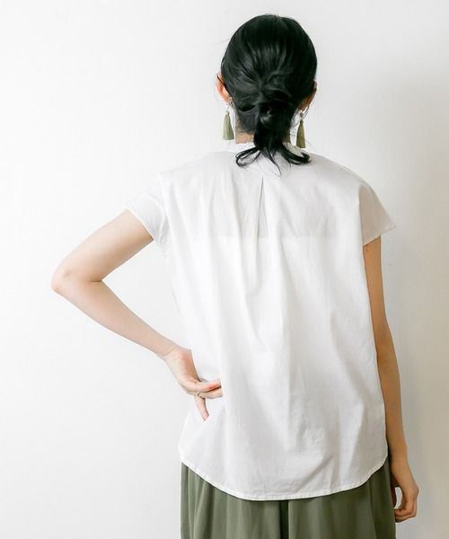 atONE（アットワン）の「atONE ローンフレンチブラウス 半袖（シャツ/ブラウス・レディース・オフホワイト/ベージュ/ブラック・F）」の5枚目の写真