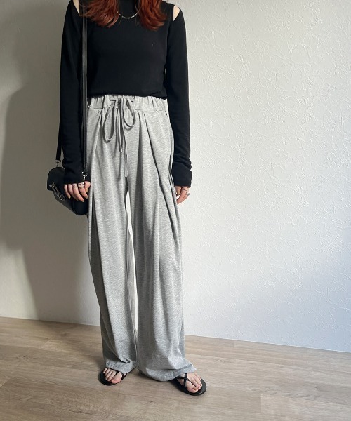ISOOK（アイスー）の「Tuck design loose sweat pants / タックデザインルーズスウェットパンツ（その他パンツ・レディース・ブラック/グレー・FREE）」の19枚目の写真