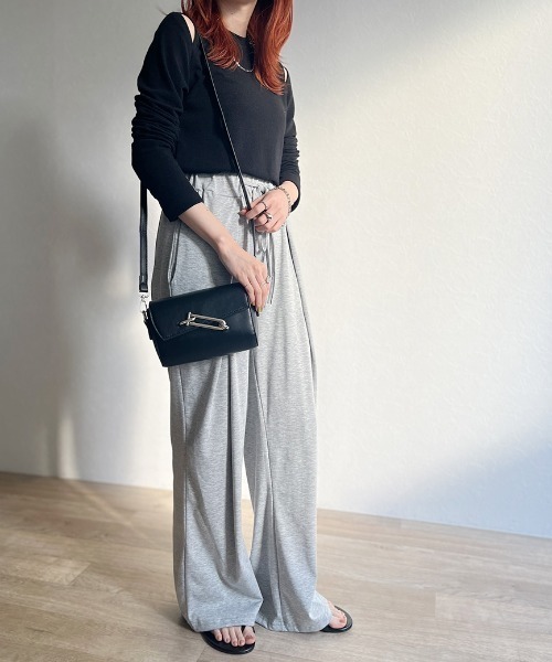 ISOOK（アイスー）の「Tuck design loose sweat pants / タックデザインルーズスウェットパンツ（その他パンツ・レディース・ブラック/グレー・FREE）」の15枚目の写真