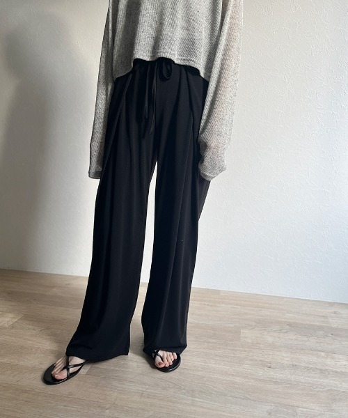ISOOK（アイスー）の「Tuck design loose sweat pants / タックデザインルーズスウェットパンツ（その他パンツ・レディース・ブラック/グレー・FREE）」の11枚目の写真