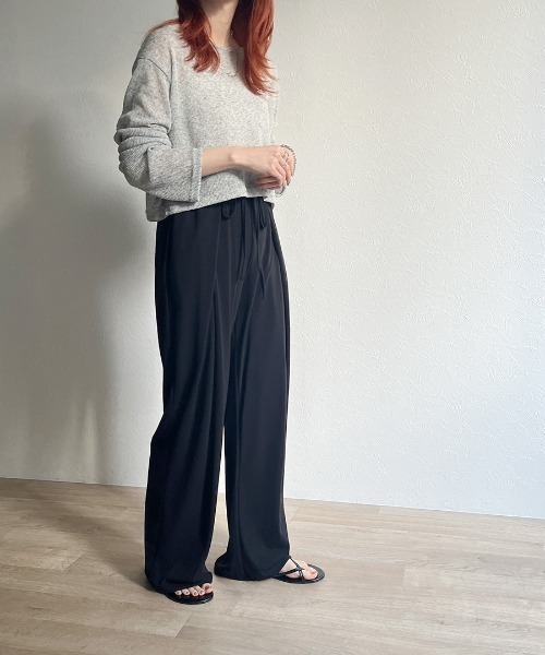 ISOOK（アイスー）の「Tuck design loose sweat pants / タックデザインルーズスウェットパンツ（その他パンツ・レディース・ブラック/グレー・FREE）」の10枚目の写真
