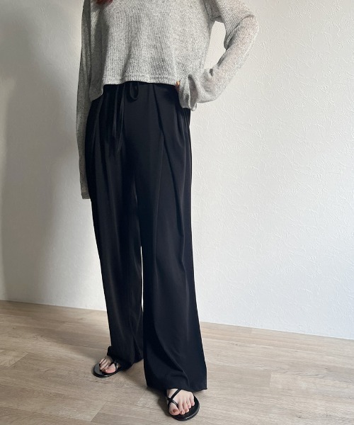 ISOOK（アイスー）の「Tuck design loose sweat pants / タックデザインルーズスウェットパンツ（その他パンツ・レディース・ブラック/グレー・FREE）」の17枚目の写真