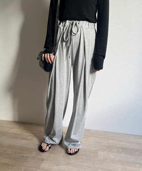 ISOOK（アイスー）の「Tuck design loose sweat pants / タックデザインルーズスウェットパンツ（その他パンツ・レディース・ブラック/グレー・FREE）」の13枚目の写真