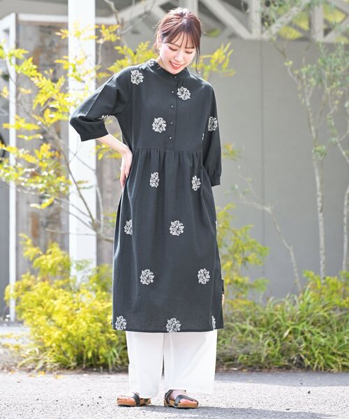 rps(アールピーエス)の「サークル刺繍7分袖ワンピース(ワンピース・レディース・アイボリー/チャコールグレー/ベージュ/ライトカーキ・フリー)」の13枚目の写真