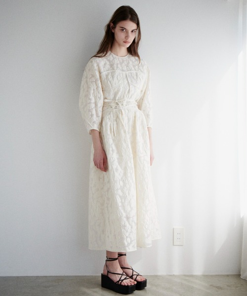 LE CIEL BLEU(ルシェルブルー)の「シアージャガードタイウエストスカート / Sheer Jacquard Tie Waist Skirt(スカート・レディース・オフホワイト/ブラック・36/34)」の2枚目の写真