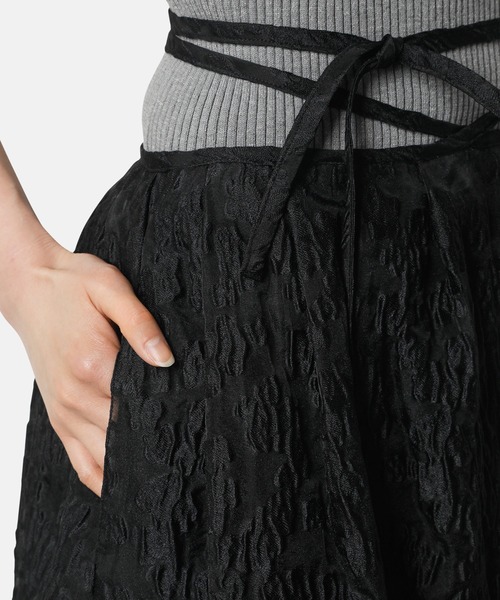 LE CIEL BLEU(ルシェルブルー)の「シアージャガードタイウエストスカート / Sheer Jacquard Tie Waist Skirt(スカート・レディース・オフホワイト/ブラック・36/34)」の16枚目の写真