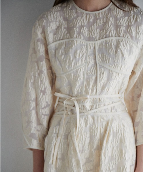 LE CIEL BLEU(ルシェルブルー)の「シアージャガードタイウエストスカート / Sheer Jacquard Tie Waist Skirt(スカート・レディース・オフホワイト/ブラック・36/34)」の3枚目の写真