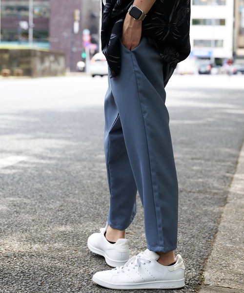 Blue Standard (ブルースタンダード)の「【BLUE STANDARD/ブルースタンダード】接触冷感 ポリトロワンタック ウエストゴム クロップドパンツ(その他パンツ・メンズ・チャコールグレー/ブルー/ブラック/ベージュ・MEDIUM/LARGE/X-LARGE)」の9枚目の写真