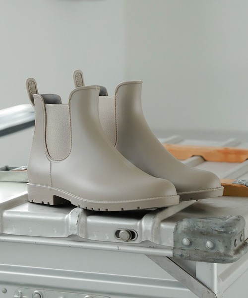 LAKOLE（ラコレ）の「サイドゴアレインブーツ[WOMEN] / 125767（レインシューズ・レディース・ブラック/グレー/ダークブラウン・MEDIUM/LARGE）」の4枚目の写真