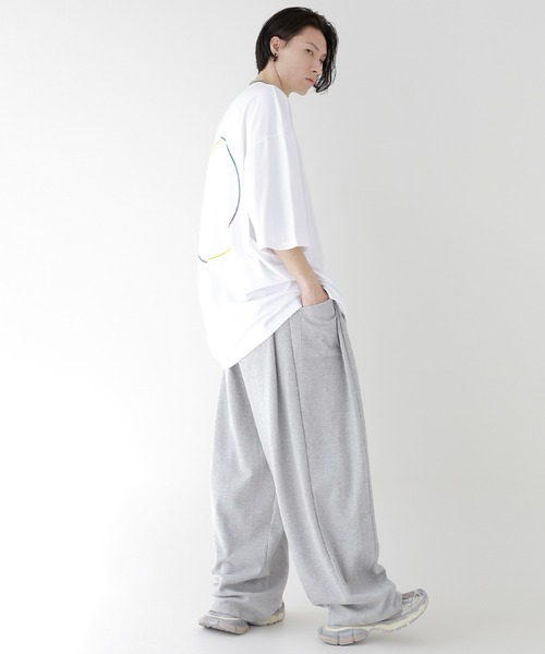 minsobi(ミンソビ)の「グラデーションサークルT ビッグシルエット半袖カットソー(Tシャツ/カットソー・メンズ・ブラック/ホワイト・FREE)」の15枚目の写真