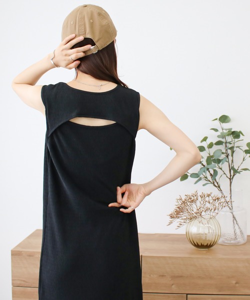Social GIRL(ソーシャルガール)の「バックオープンリブワンピース(ワンピース・レディース・ブラック/グレイッシュベージュ/アイボリー/ブルー・M)」の21枚目の写真