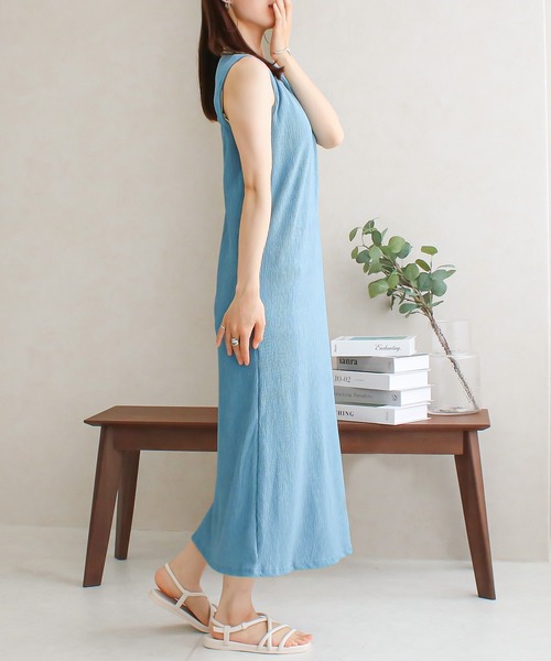 Social GIRL(ソーシャルガール)の「バックオープンリブワンピース(ワンピース・レディース・ブラック/グレイッシュベージュ/アイボリー/ブルー・M)」の11枚目の写真