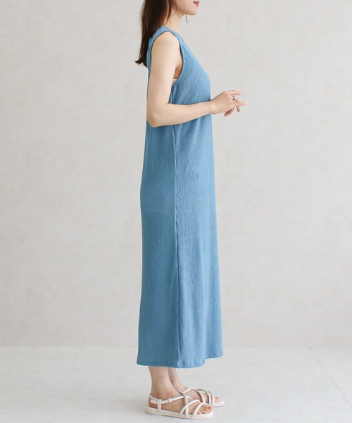 Social GIRL(ソーシャルガール)の「バックオープンリブワンピース(ワンピース・レディース・ブラック/グレイッシュベージュ/アイボリー/ブルー・M)」の7枚目の写真