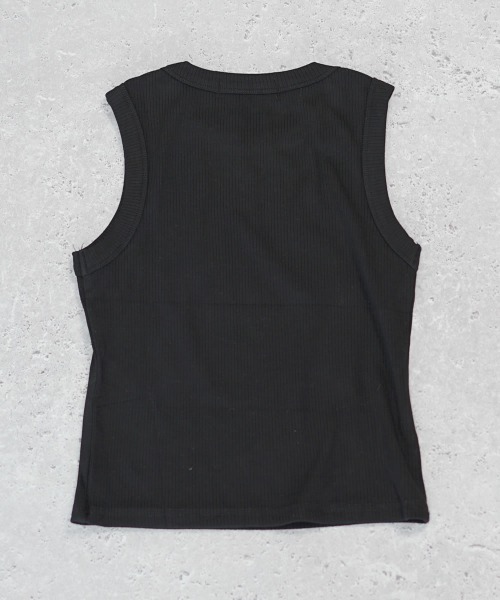 Auntie Rosa（アンティローザ）の「ショート丈コットンリブニットタンクトップ（タンクトップ・レディース・ブラック/ホワイト/ベージュ/ネイビー・SMALL/MEDIUM）」の8枚目の写真