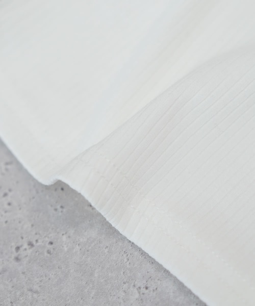 Auntie Rosa（アンティローザ）の「ショート丈コットンリブニットタンクトップ（タンクトップ・レディース・ブラック/ホワイト/ベージュ/ネイビー・SMALL/MEDIUM）」の18枚目の写真