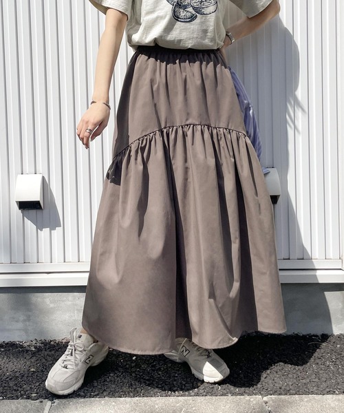 Chillfar（チルファー）の「ティアードボリュームロングスカート（スカート・レディース・ブラック/オフホワイト/ブラウン・FREE）」の21枚目の写真
