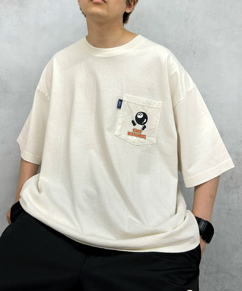WHO'S WHO gallery(フーズフーギャラリー)の「COOPER FACTヘビーウェイトビリヤードロゴビッグポケTEE(Tシャツ/カットソー・レディース・ホワイト/チャコールグレー・FREE)」の2枚目の写真