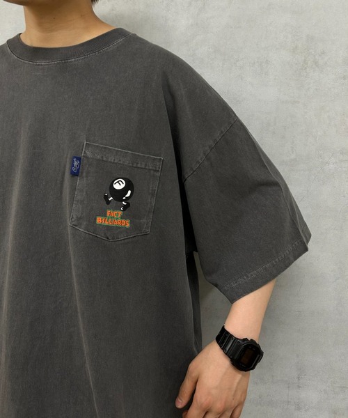 WHO'S WHO gallery(フーズフーギャラリー)の「COOPER FACTヘビーウェイトビリヤードロゴビッグポケTEE(Tシャツ/カットソー・レディース・ホワイト/チャコールグレー・FREE)」の3枚目の写真
