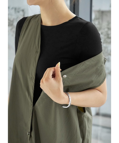 STYLE DELI（スタイルデリ）の「とろけるとろみリブカットソートップス（Tシャツ/カットソー・レディース・ホワイト/チャコールグレー/ブラック/オリーブ・MEDIUM）」の17枚目の写真